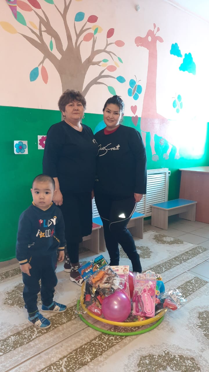 Шағын орталық тәрбиеленушілеріне көмек көрсетілді